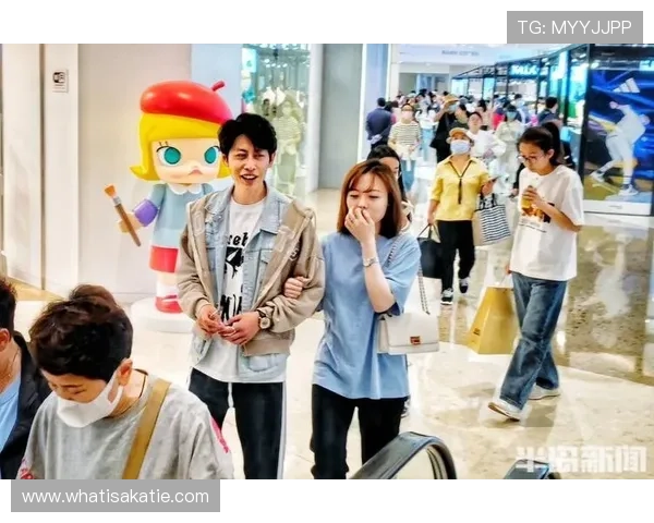 蓝盾娱乐城举办大型主题娱乐盛典，吸引众多市民和游客共度欢乐周末时光